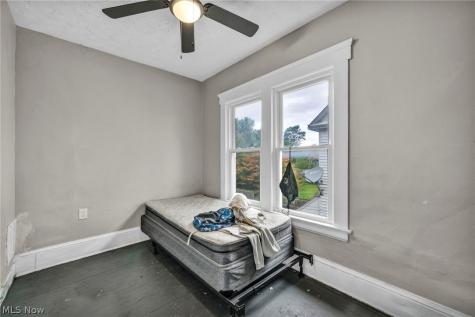 1352 E 86th Cleveland OH 44106