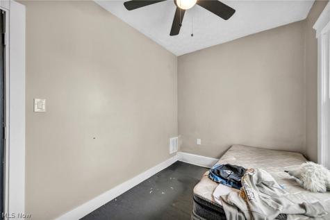 1352 E 86th Cleveland OH 44106