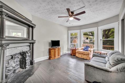 1352 E 86th Cleveland OH 44106