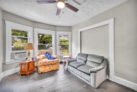 1352 E 86th Cleveland OH 44106