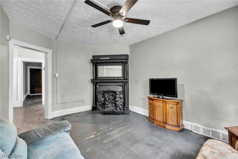 1352 E 86th Cleveland OH 44106