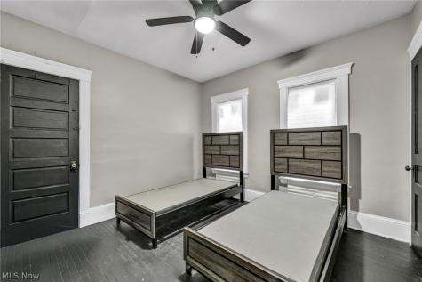 1352 E 86th Cleveland OH 44106