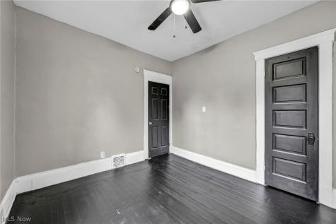 1352 E 86th Cleveland OH 44106
