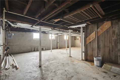 2200 E 81st Street Cleveland OH 44103