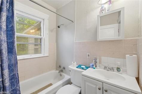 13611 Beachwood Avenue Cleveland OH 44105