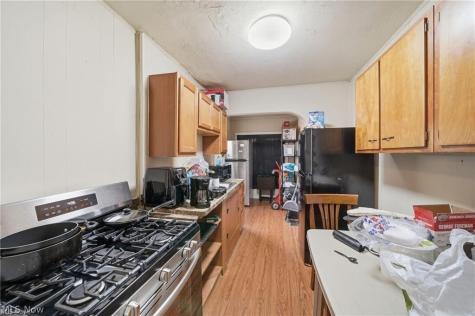 13611 Beachwood Avenue Cleveland OH 44105