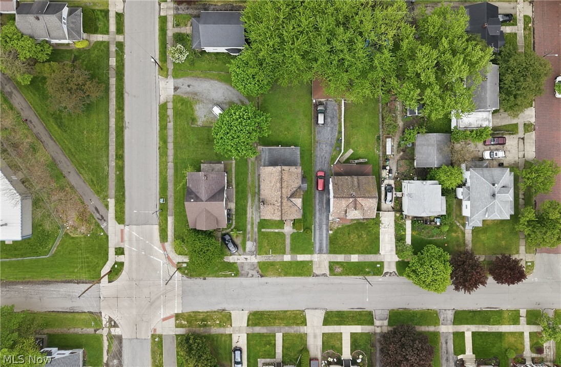 1113 High Street NE Warren OH 44483