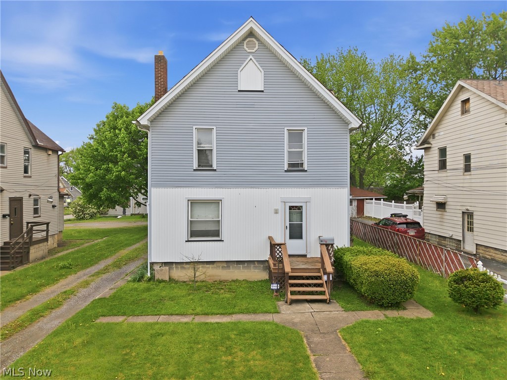 1113 High Street NE Warren OH 44483