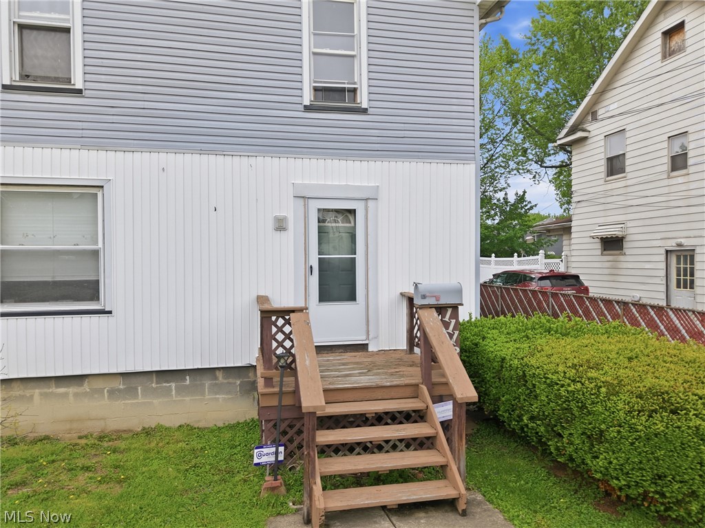 1113 High Street NE Warren OH 44483