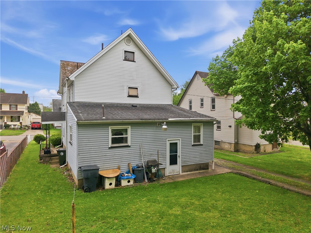 1113 High Street NE Warren OH 44483