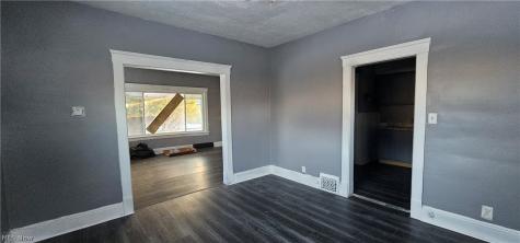 8823 Yale Avenue Cleveland OH 44108
