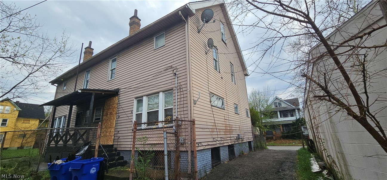 8823 Yale Avenue Cleveland OH 44108