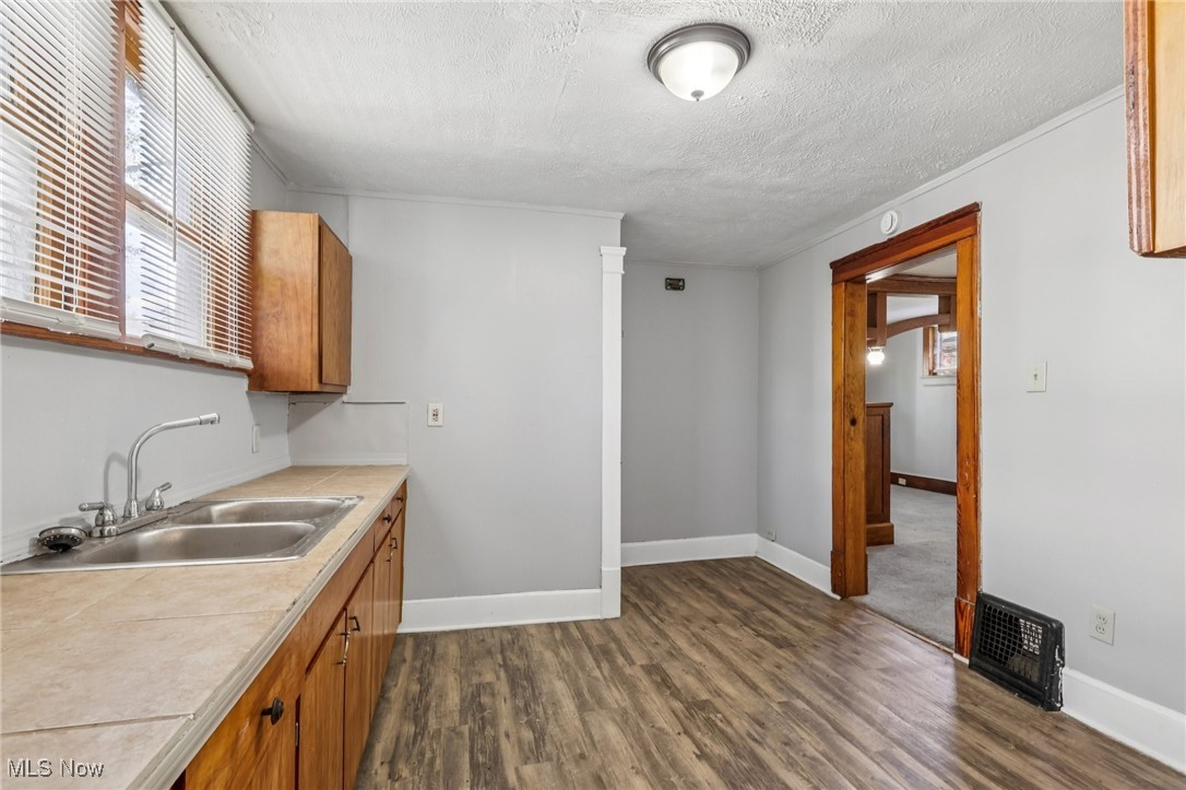 398 Margaret Street Akron OH 44306