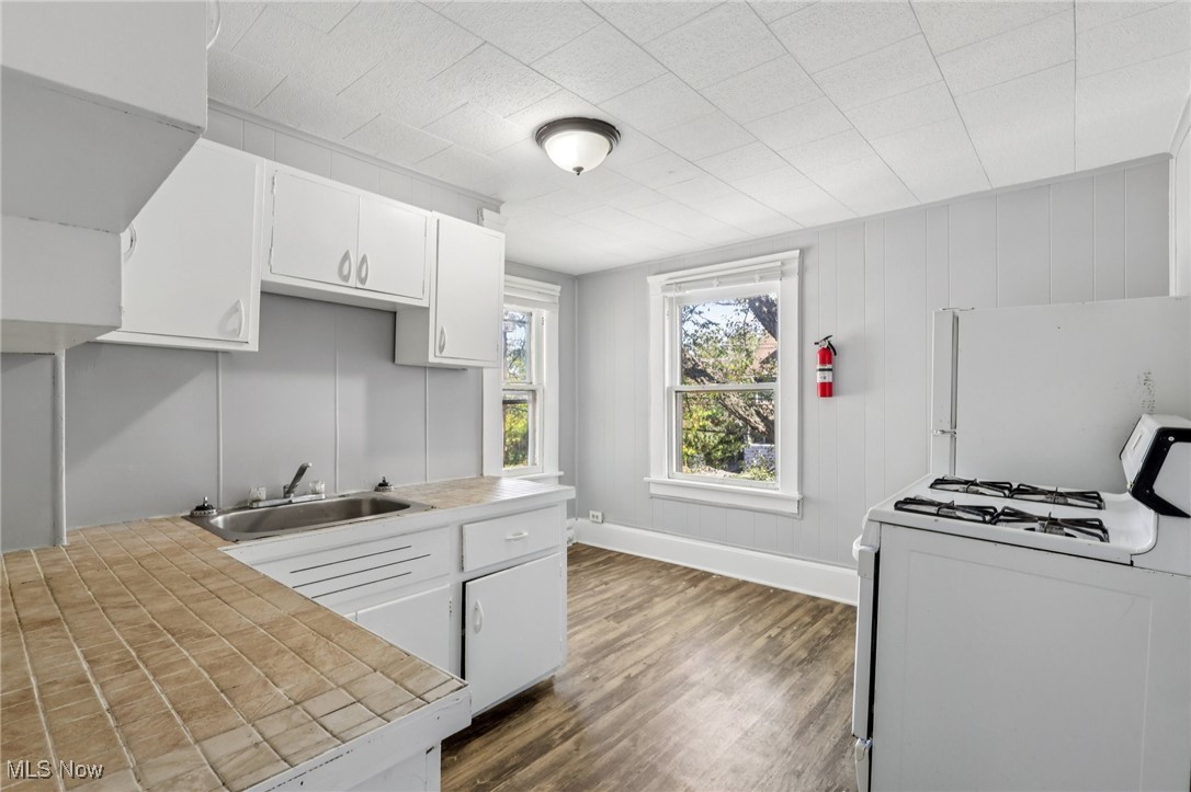 398 Margaret Street Akron OH 44306