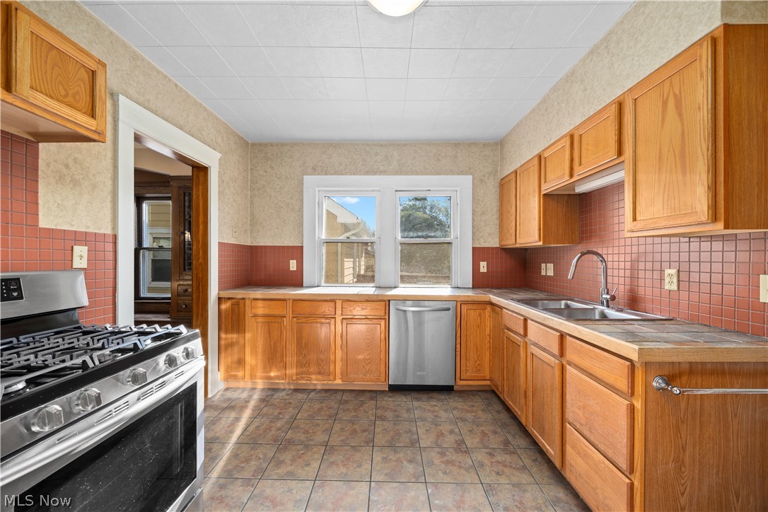 14537 Bayes Avenue Lakewood OH 44107