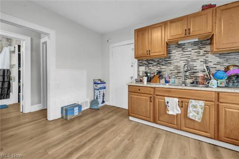 9612 Lamontier Avenue Cleveland OH 44104