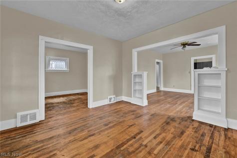 9612 Lamontier Avenue Cleveland OH 44104