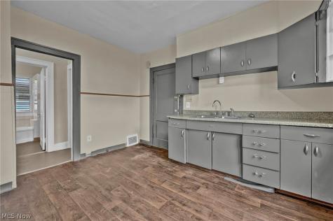9612 Lamontier Avenue Cleveland OH 44104