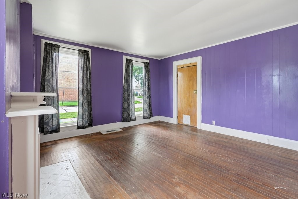 140 N Walnut Street Ravenna OH 44266