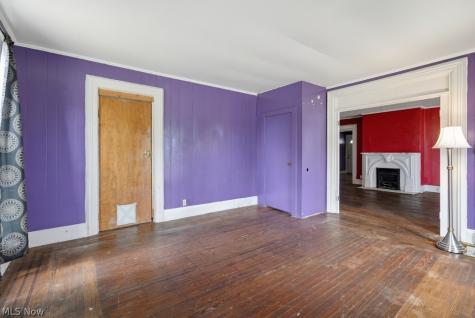 140 N Walnut Street Ravenna OH 44266