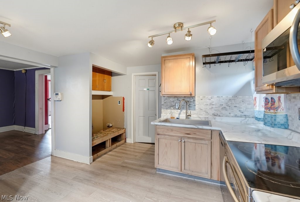 140 N Walnut Street Ravenna OH 44266