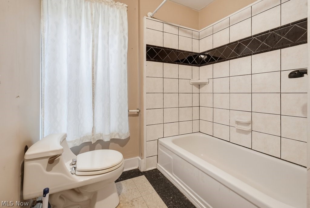 140 N Walnut Street Ravenna OH 44266