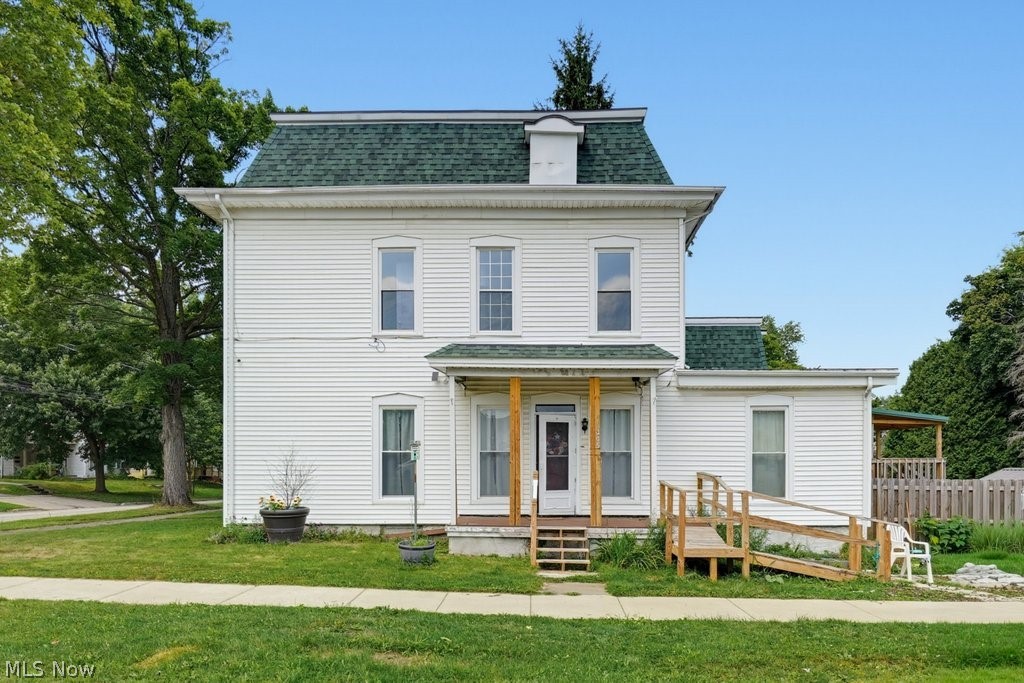 140 N Walnut Street Ravenna OH 44266
