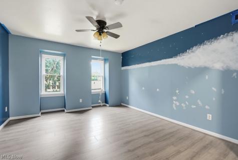 140 N Walnut Street Ravenna OH 44266