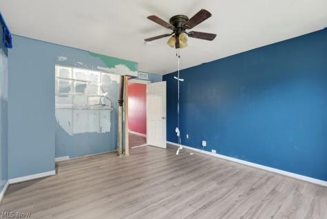 140 N Walnut Street Ravenna OH 44266