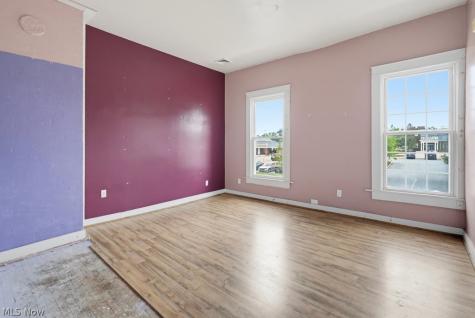 140 N Walnut Street Ravenna OH 44266
