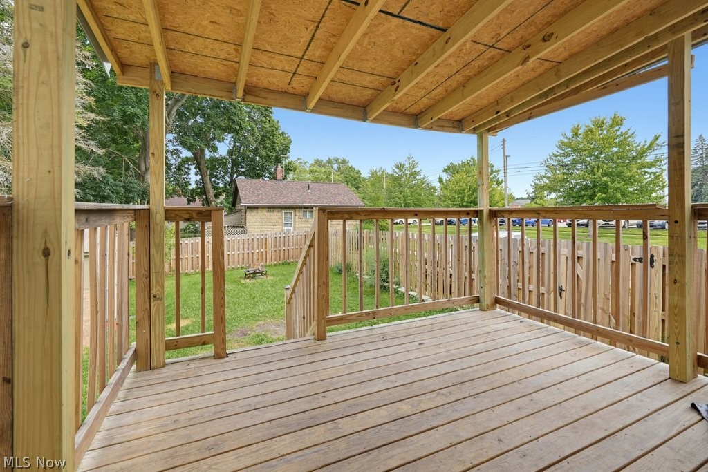 140 N Walnut Street Ravenna OH 44266