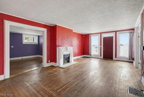140 N Walnut Street Ravenna OH 44266