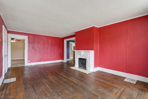 140 N Walnut Street Ravenna OH 44266