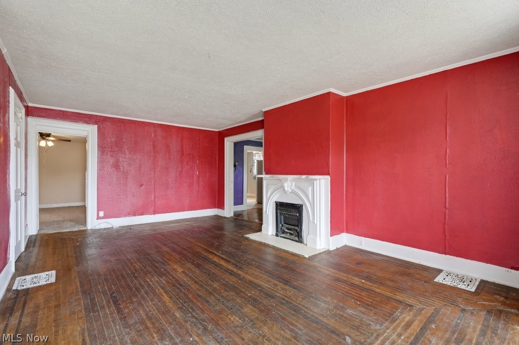 140 N Walnut Street Ravenna OH 44266