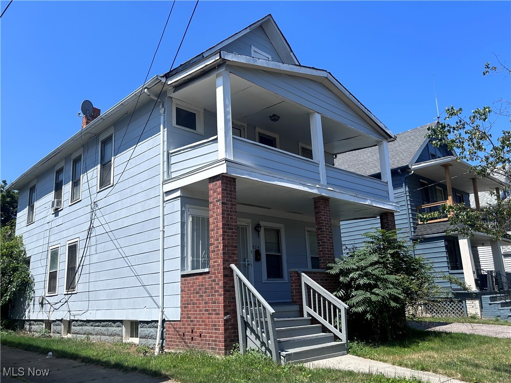 924 Stevenson Road Cleveland OH 44110