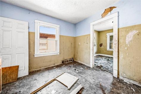 12020 Parkview Avenue Cleveland OH 44120