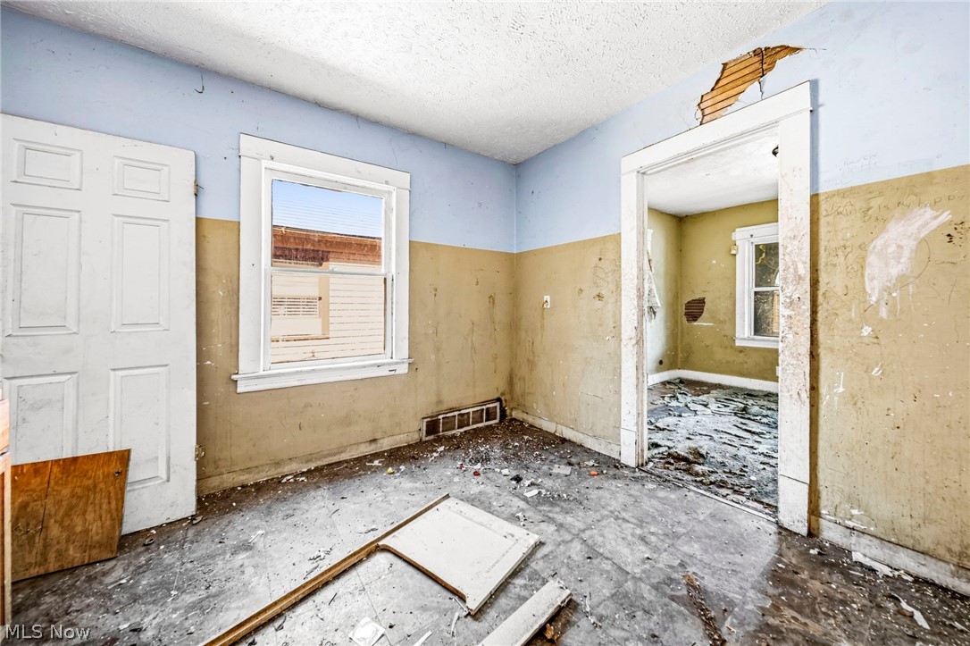 12020 Parkview Avenue Cleveland OH 44120