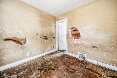 12020 Parkview Avenue Cleveland OH 44120