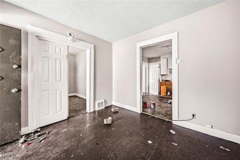 12020 Parkview Avenue Cleveland OH 44120