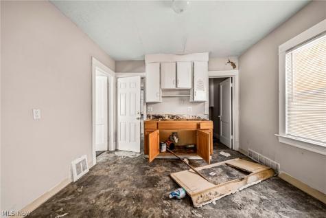 12020 Parkview Avenue Cleveland OH 44120