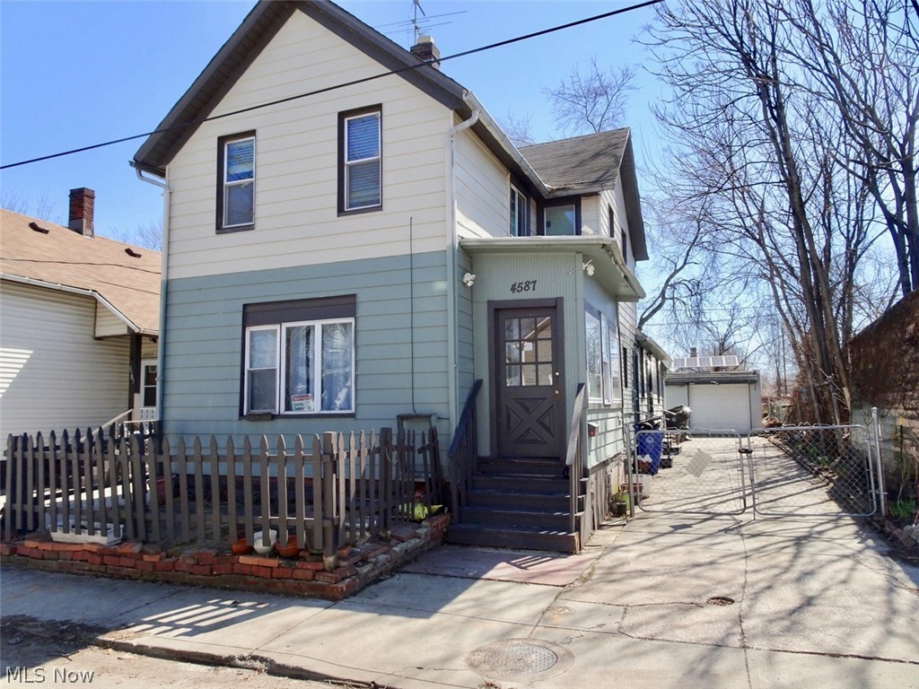 4587 Niessen Court Cleveland OH 44109