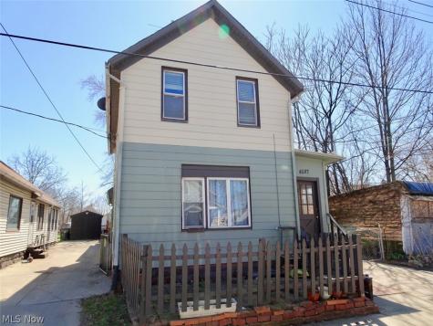 4587 Niessen Court Cleveland OH 44109