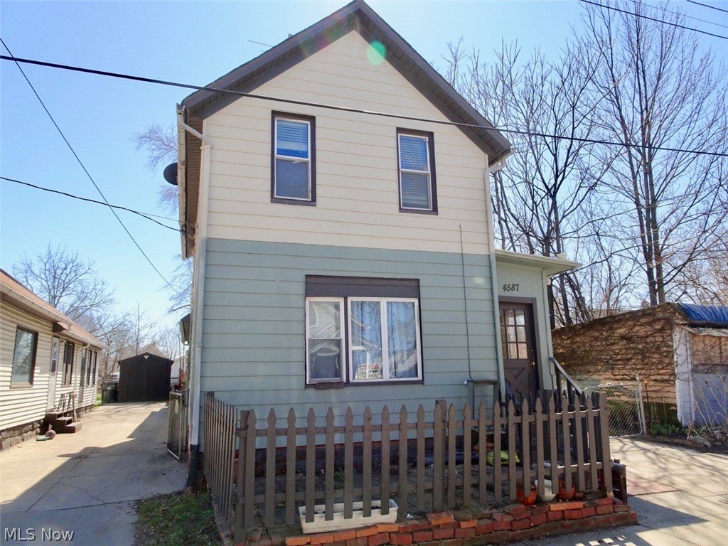 4587 Niessen Court Cleveland OH 44109