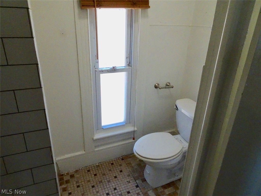 4587 Niessen Court Cleveland OH 44109