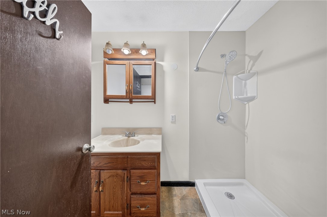 134-136 Brookfield Street Louisville OH 44641