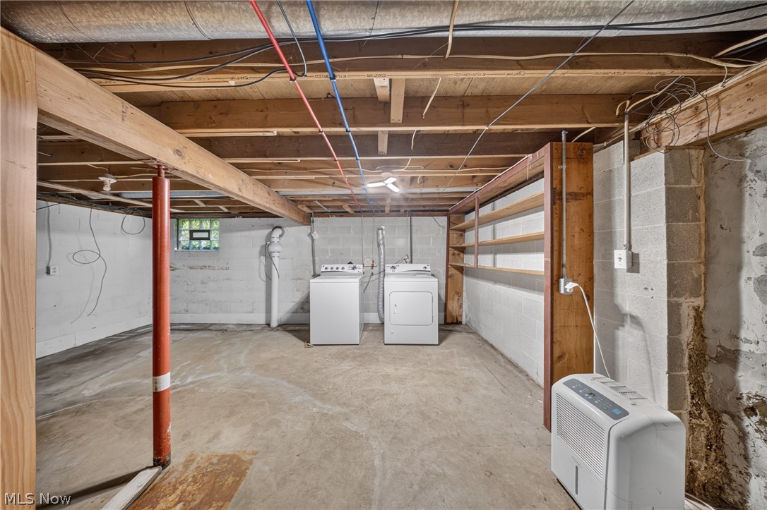 134-136 Brookfield Street Louisville OH 44641