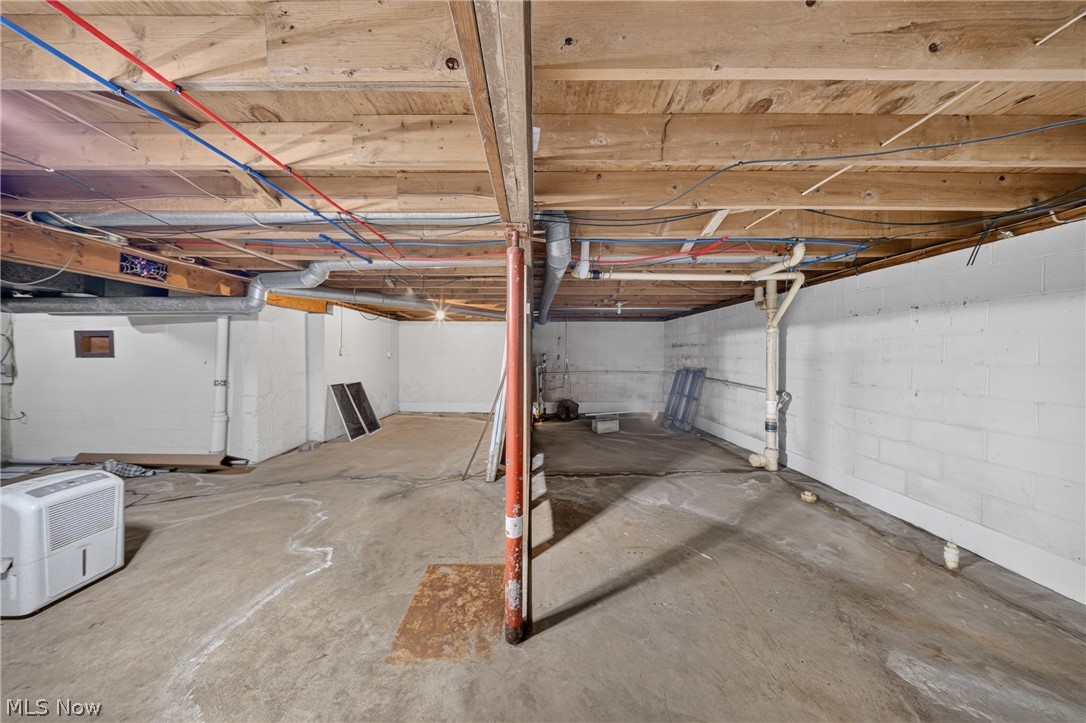 134-136 Brookfield Street Louisville OH 44641