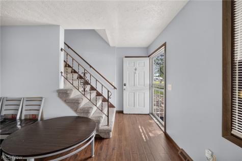 134-136 Brookfield Street Louisville OH 44641