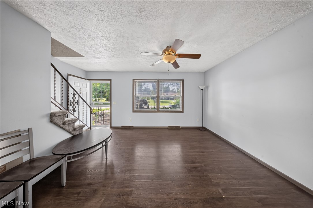 134-136 Brookfield Street Louisville OH 44641