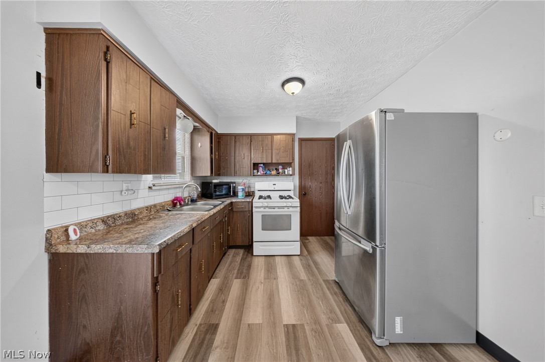 134-136 Brookfield Street Louisville OH 44641